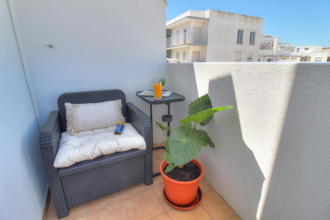 Center Location, Ac, Swimming Pool, And Parking Apartment Olhão Екстериор снимка