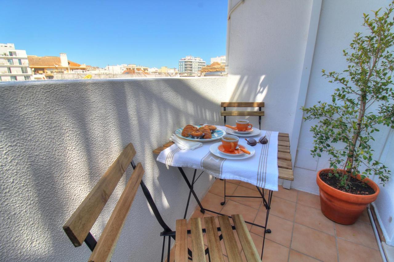 Center Location, Ac, Swimming Pool, And Parking Apartment Olhão Екстериор снимка
