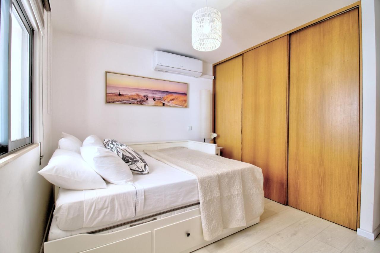 Center Location, Ac, Swimming Pool, And Parking Apartment Olhão Екстериор снимка