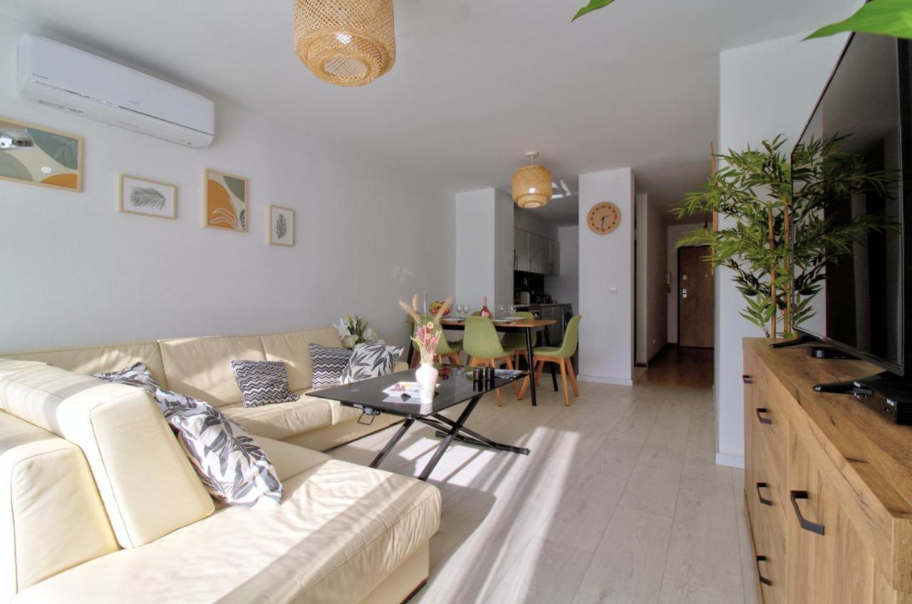 Center Location, Ac, Swimming Pool, And Parking Apartment Olhão Екстериор снимка
