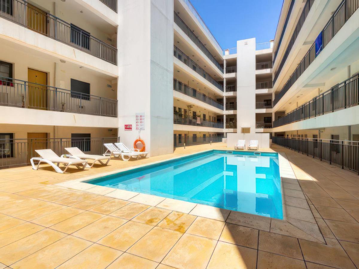 Center Location, Ac, Swimming Pool, And Parking Apartment Olhão Екстериор снимка
